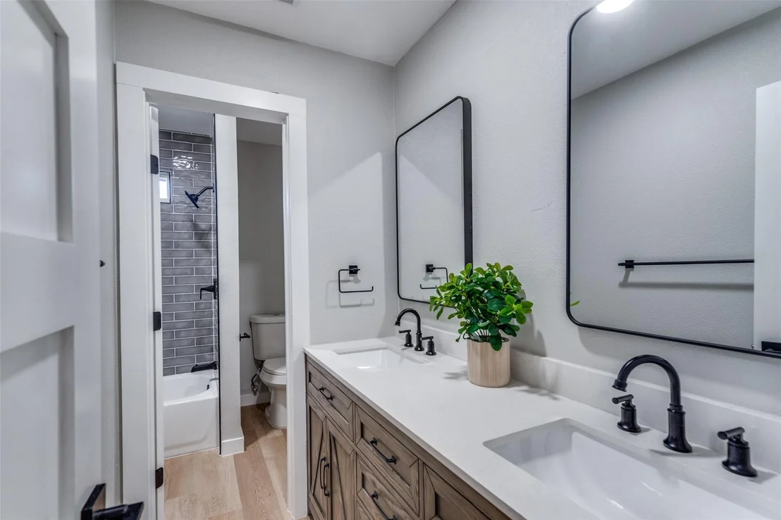 Photo of 2625 Mollimar Drive