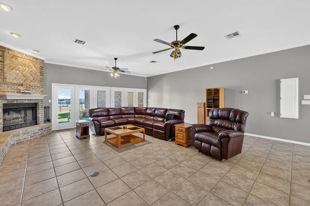 Photo of 1141 Lake Halbert Road