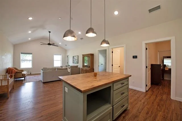 Photo of 6612 Eastview Drive