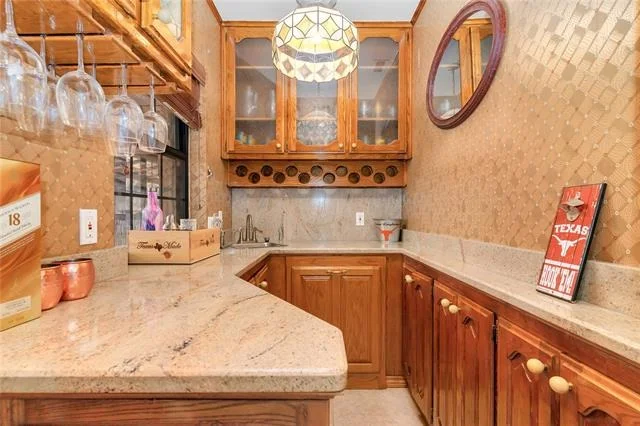 Photo of 1503 W Westhill Drive