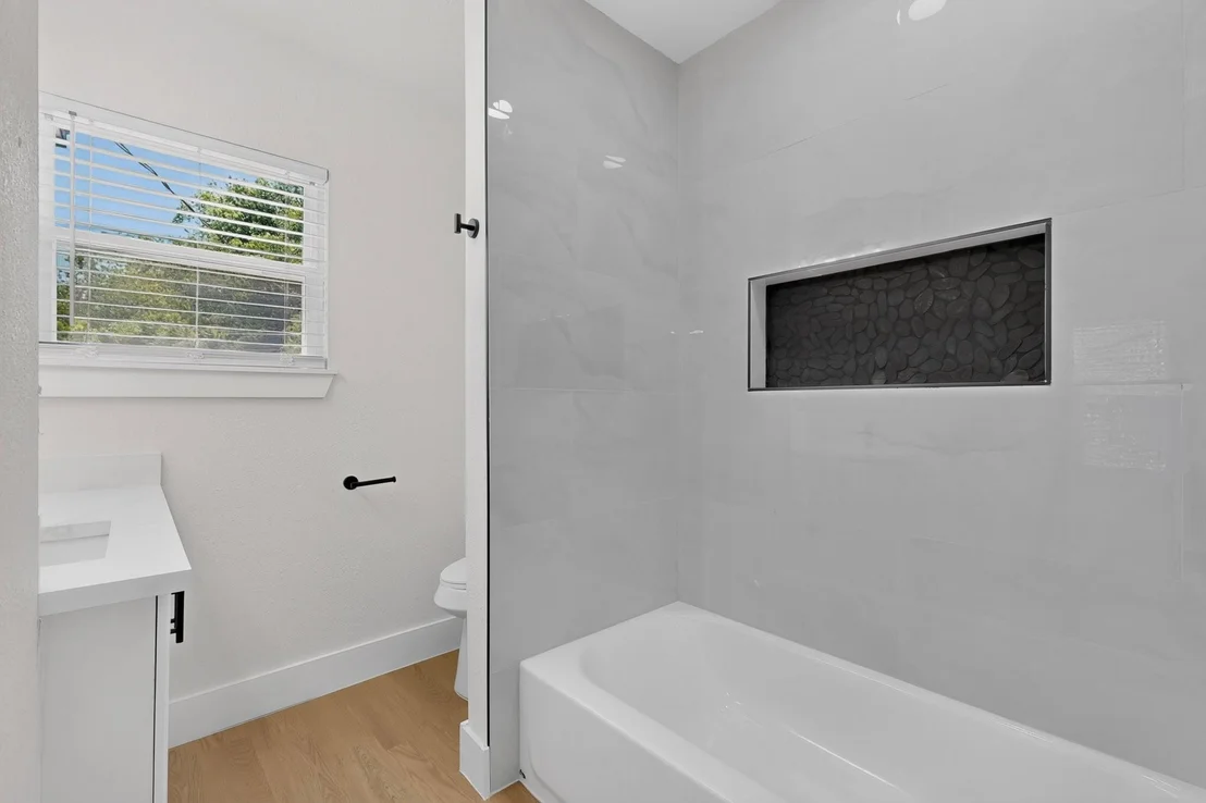 Photo of 808 Lilac Drive