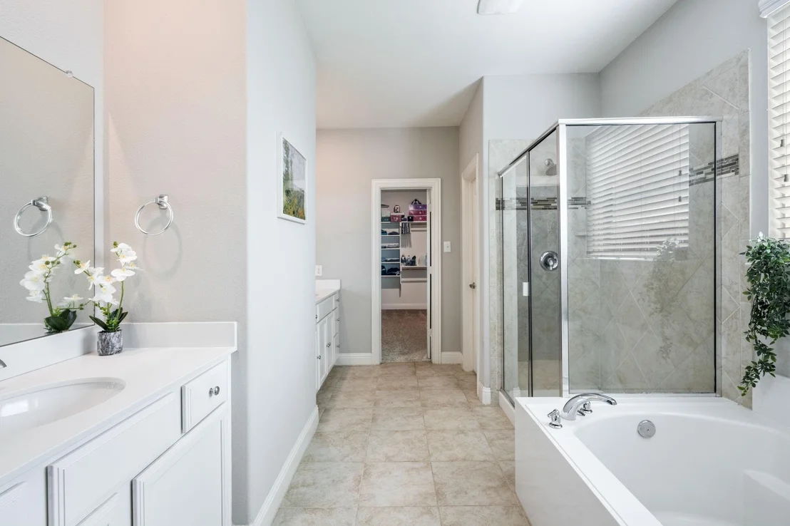 Photo of 560 Winnetka Drive