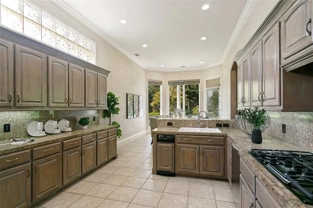 Photo of 5864 Arrowhead Drive