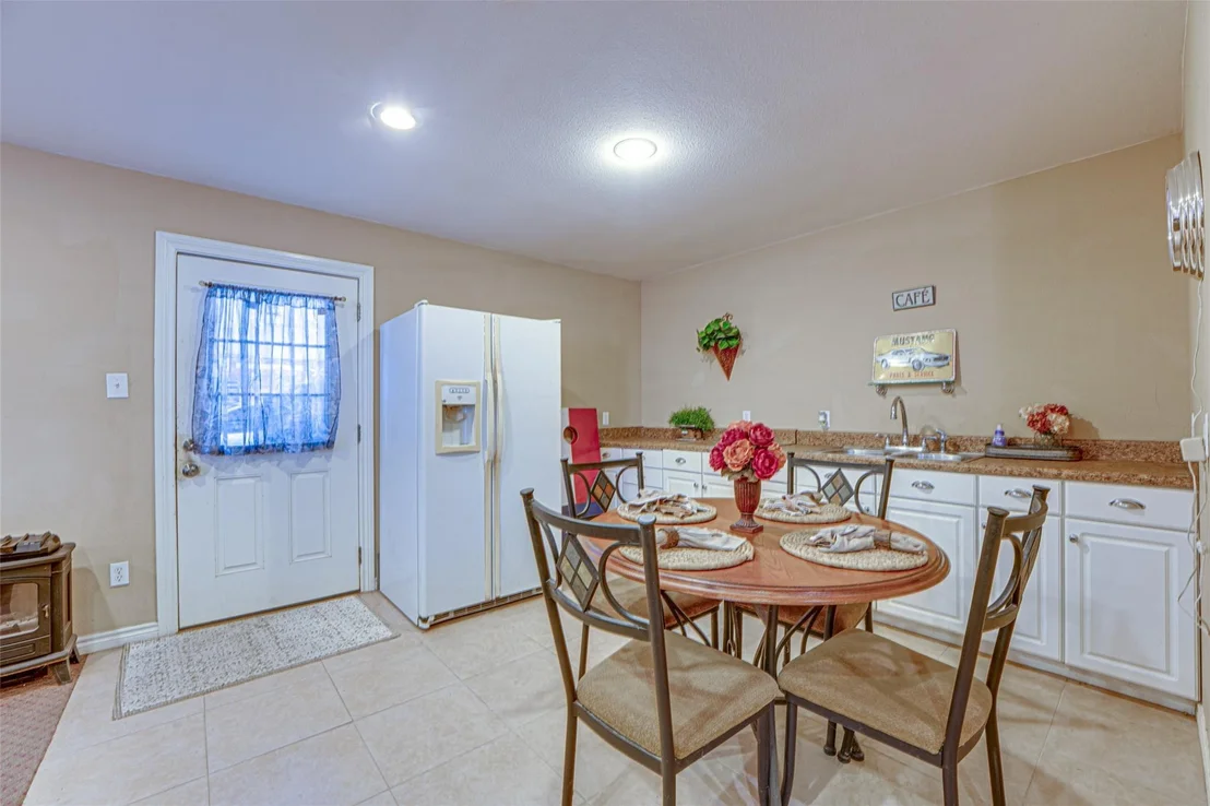 Photo of 1155 Boase Way