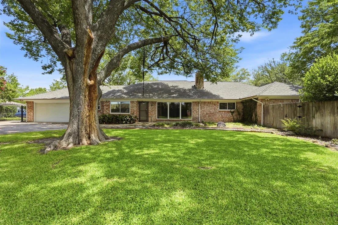 Photo of 4328 Winding Way