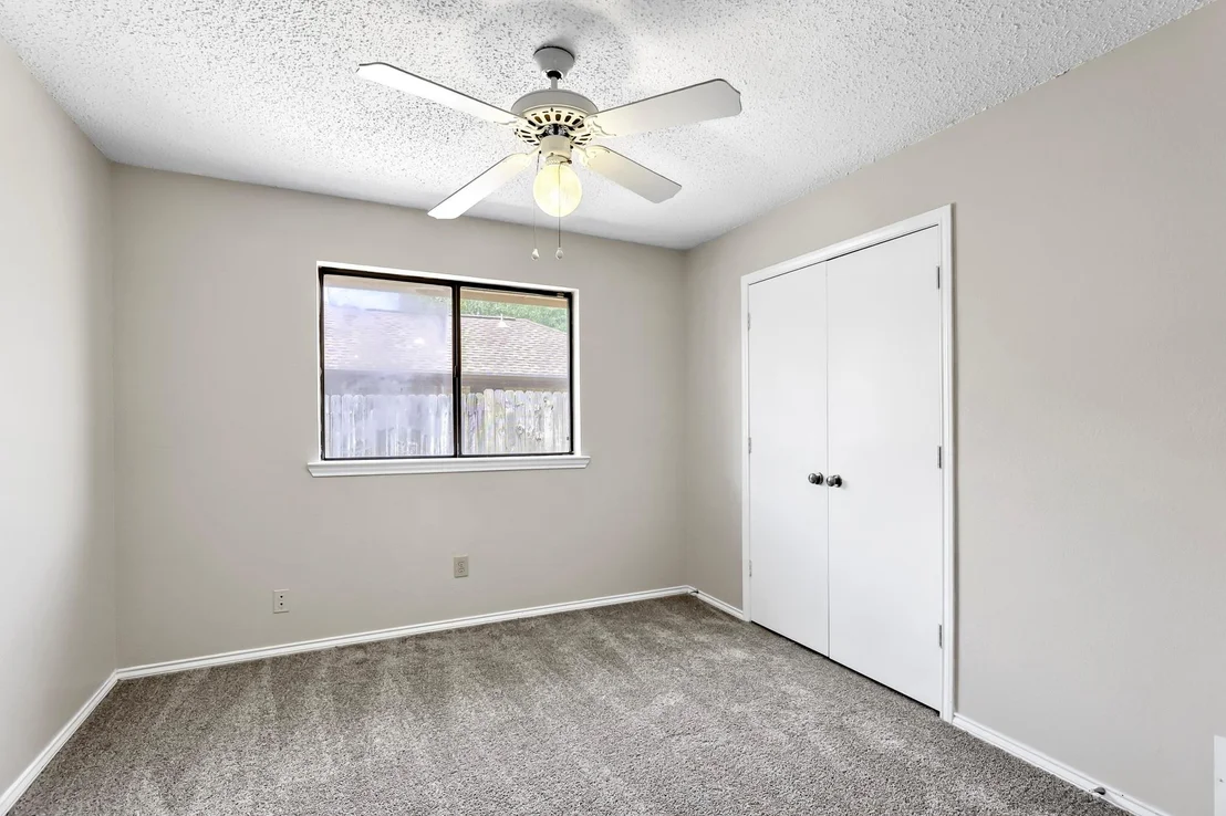 Photo of 2212 Oak Bluff Drive