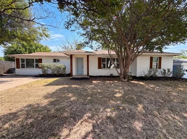 Photo of 832 Central Drive