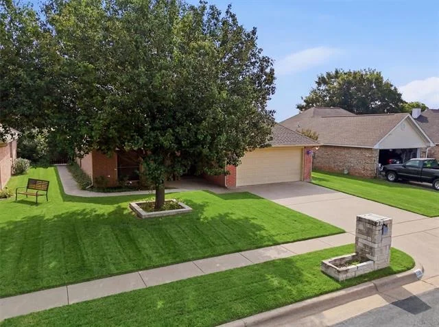 Photo of 708 Hillcrest Drive