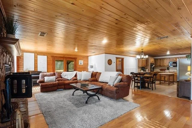 Photo of 1603 Pineview Lane