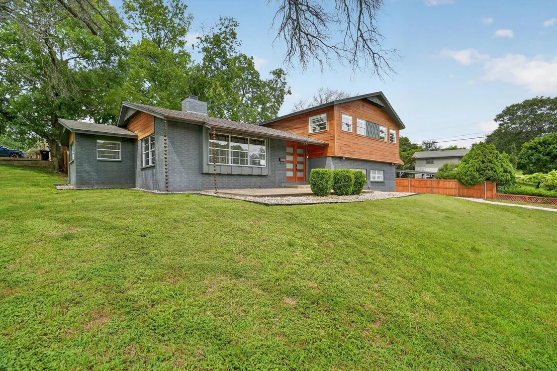 Photo of 6609 Genoa Road