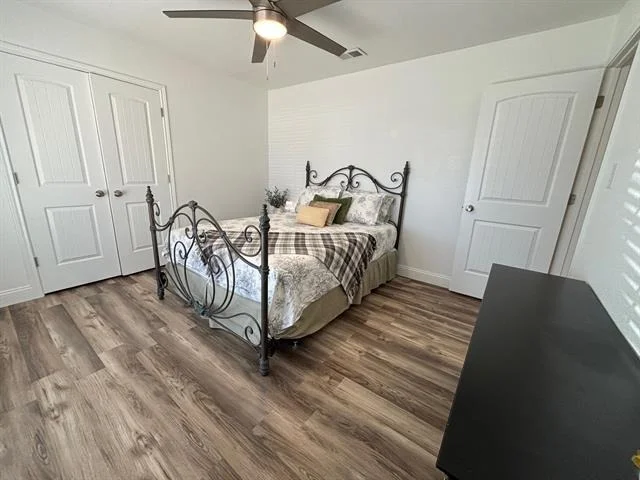 Photo of 1033 Royal Lane