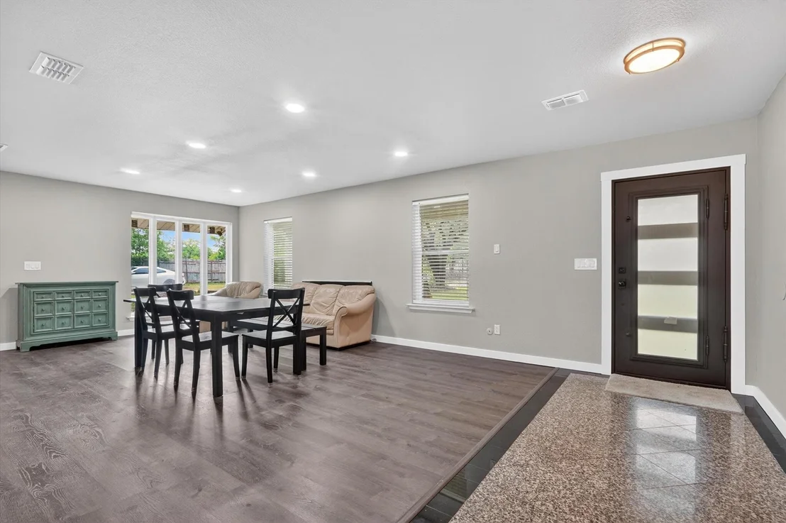 Photo of 4041 Burleson Retta Road
