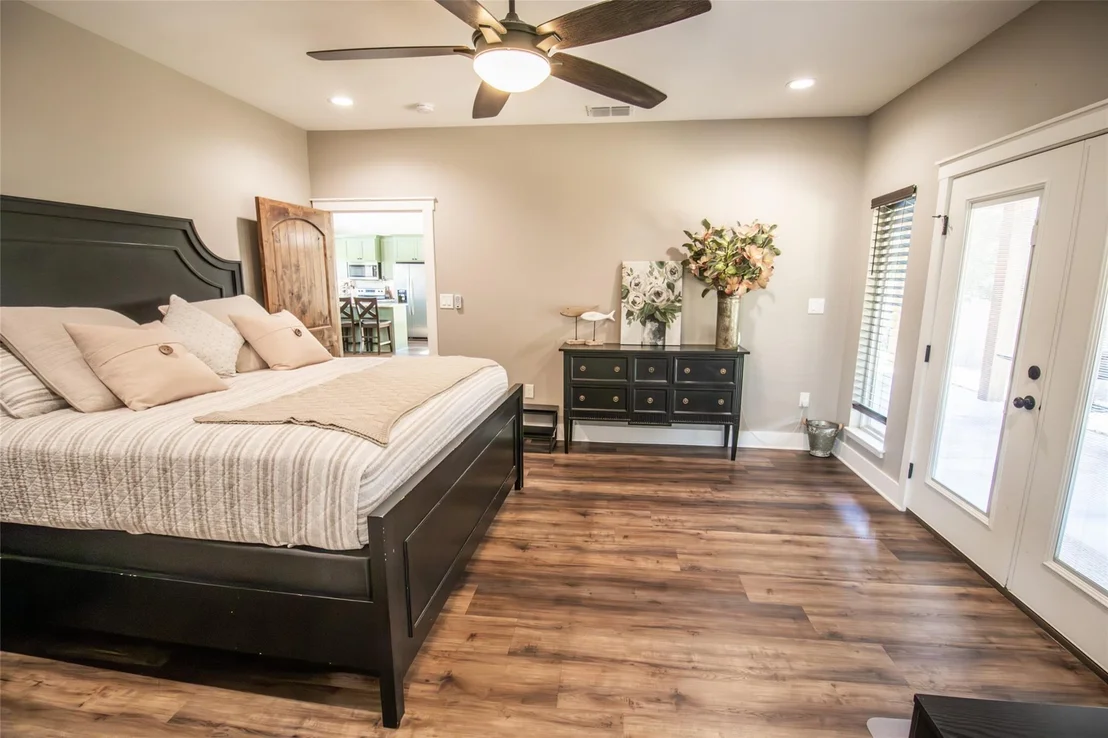 Photo of 449 Lakeview Circle