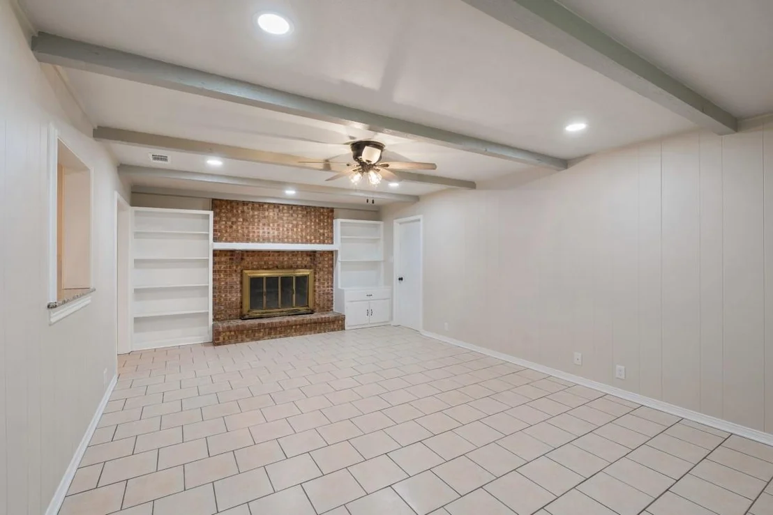 Photo of 1 Oakridge Circle