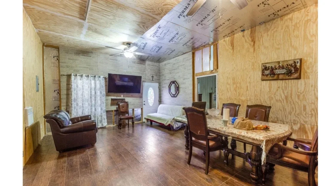 Photo of 1619 County Road 7711