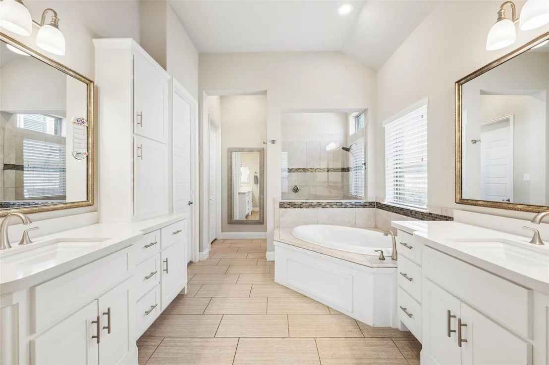 Photo of 1116 Broadmoor Way
