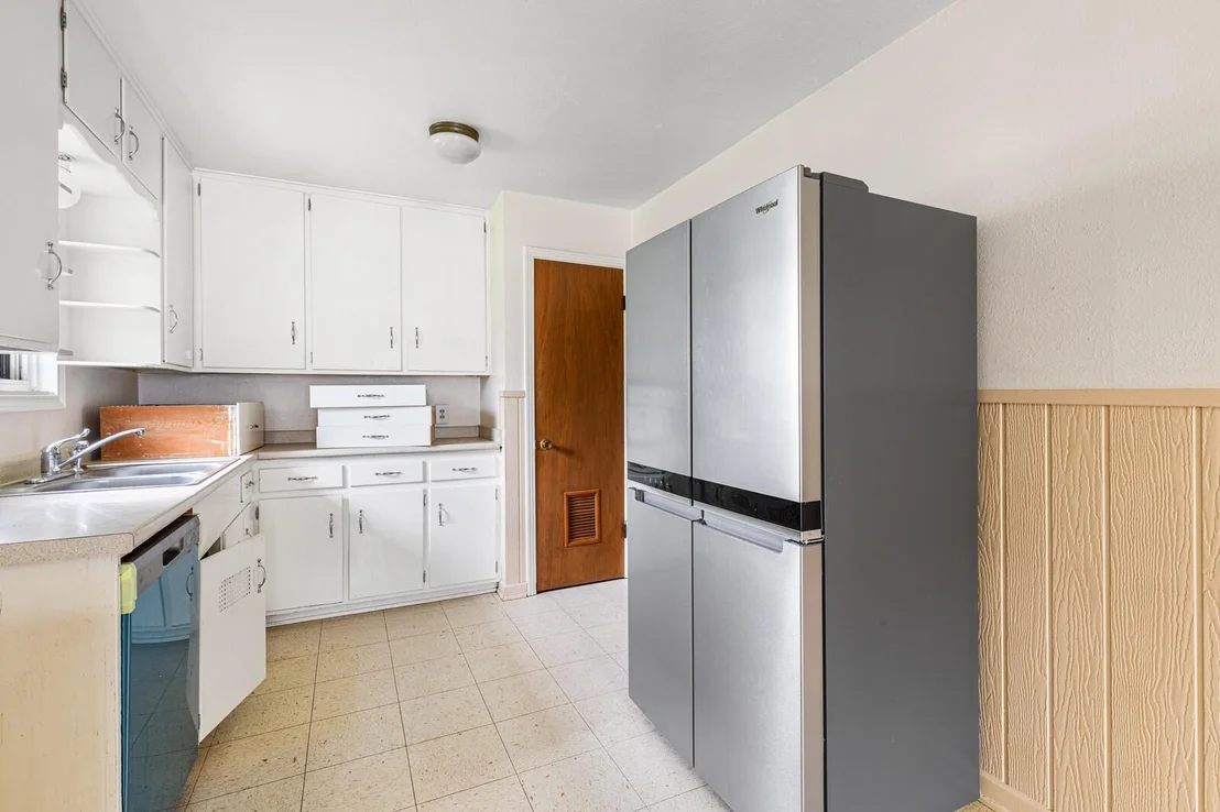 Photo of 1516 Bryan Avenue