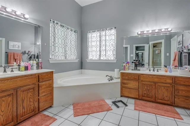 Photo of 1625 Lakeshore Drive