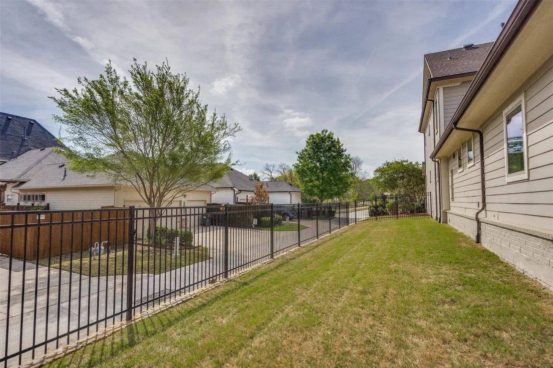 Photo of 7400 Wescott Lane