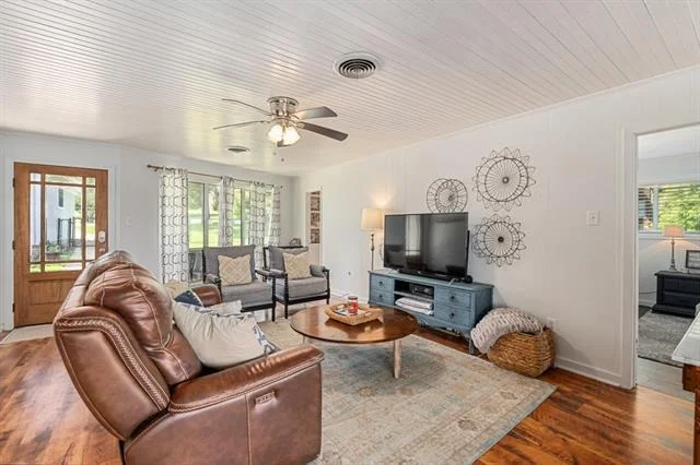 Photo of 138 Pin Oak Drive