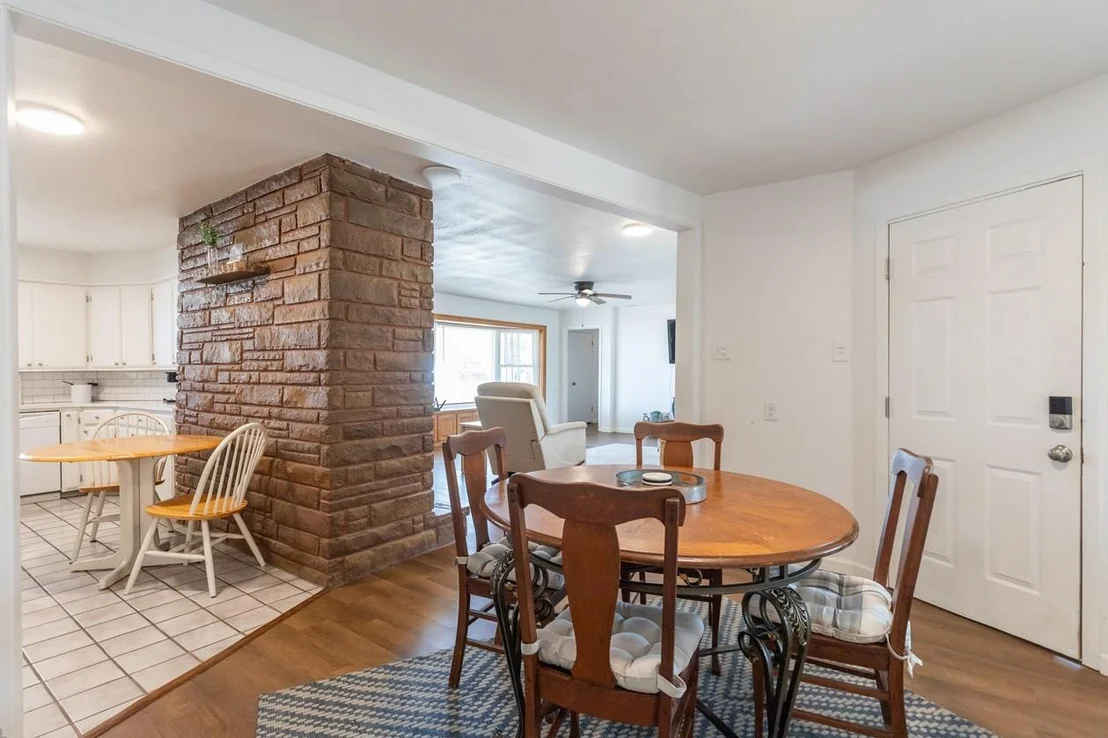 Photo of 2349 Cooke Street