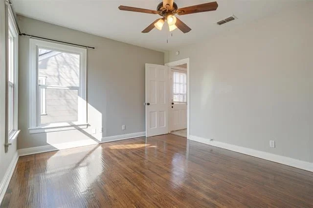 Photo of 4921 Pershing Avenue