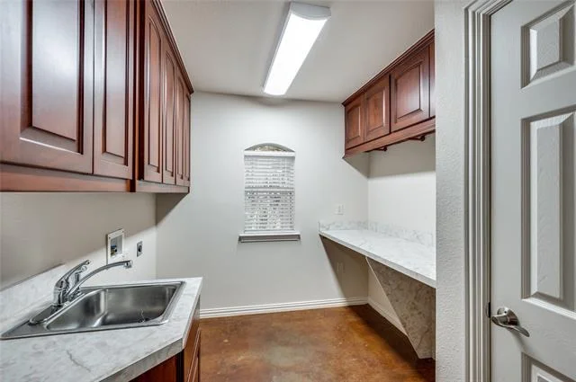 Photo of 4401 Oak Shores Circle