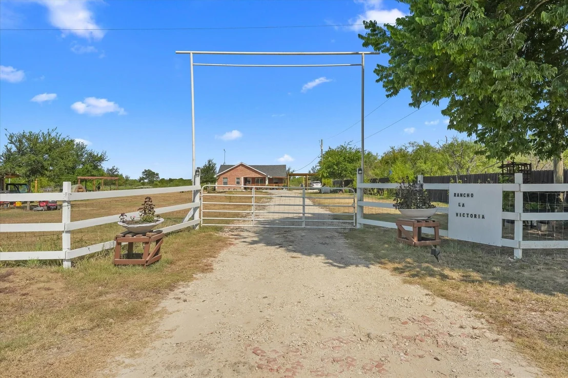 Photo of 217 County Road 1001