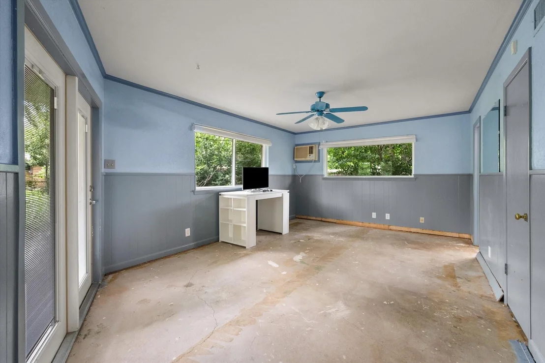 Photo of 1209 W Lilly Lane