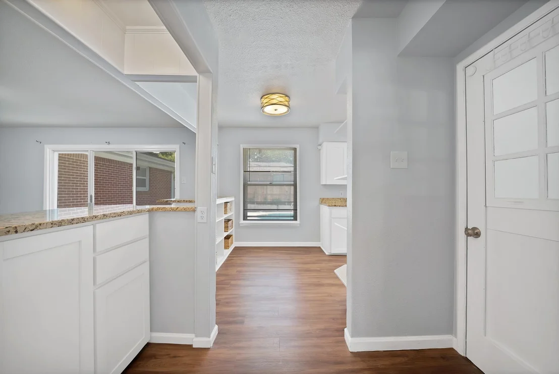 Photo of 1003 Brookhollow Drive