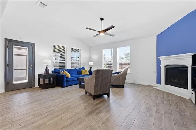 Photo of 10421 Table Bluff Street