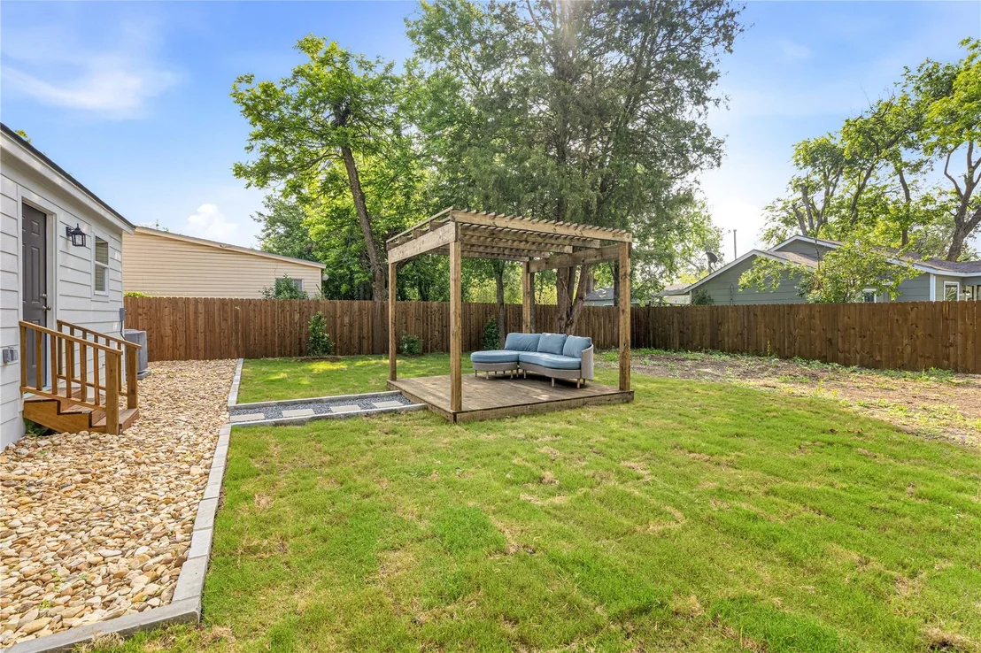 Photo of 2732 Mckenzie Avenue