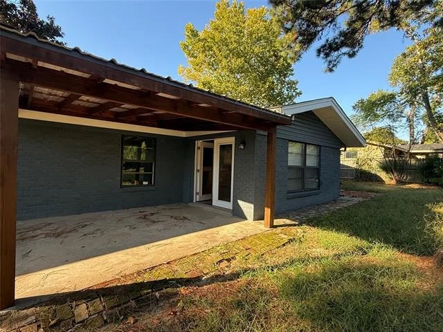 Photo of 606 Colonial Drive