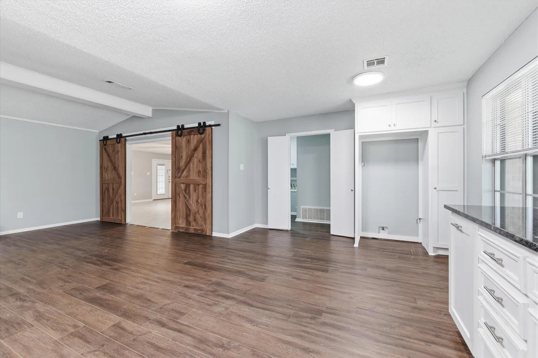 Photo of 140 Towne West Drive