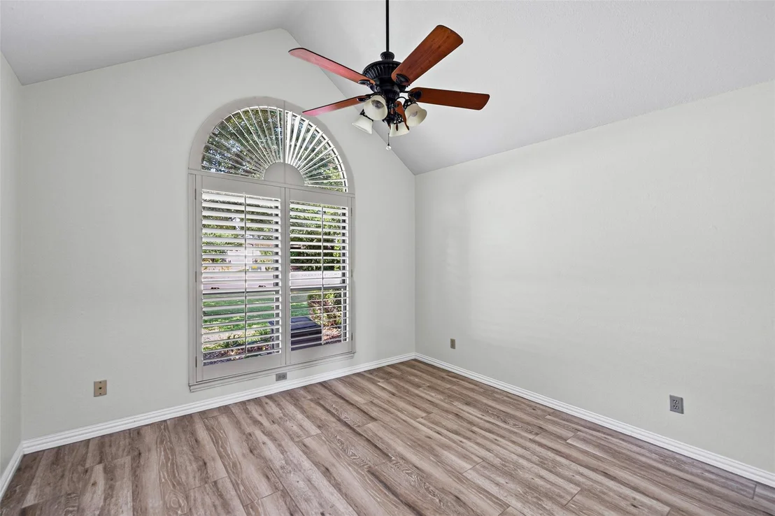 Photo of 2325 River Road