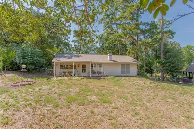 Photo of 321 Lakeview Drive