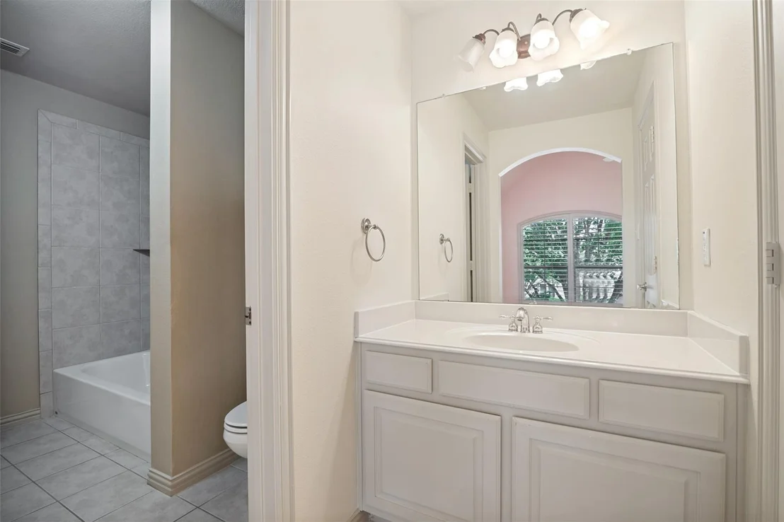 Photo of 522 Oakhurst Drive