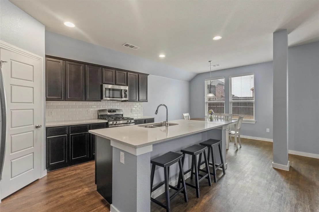 Photo of 1300 Lawnview Drive