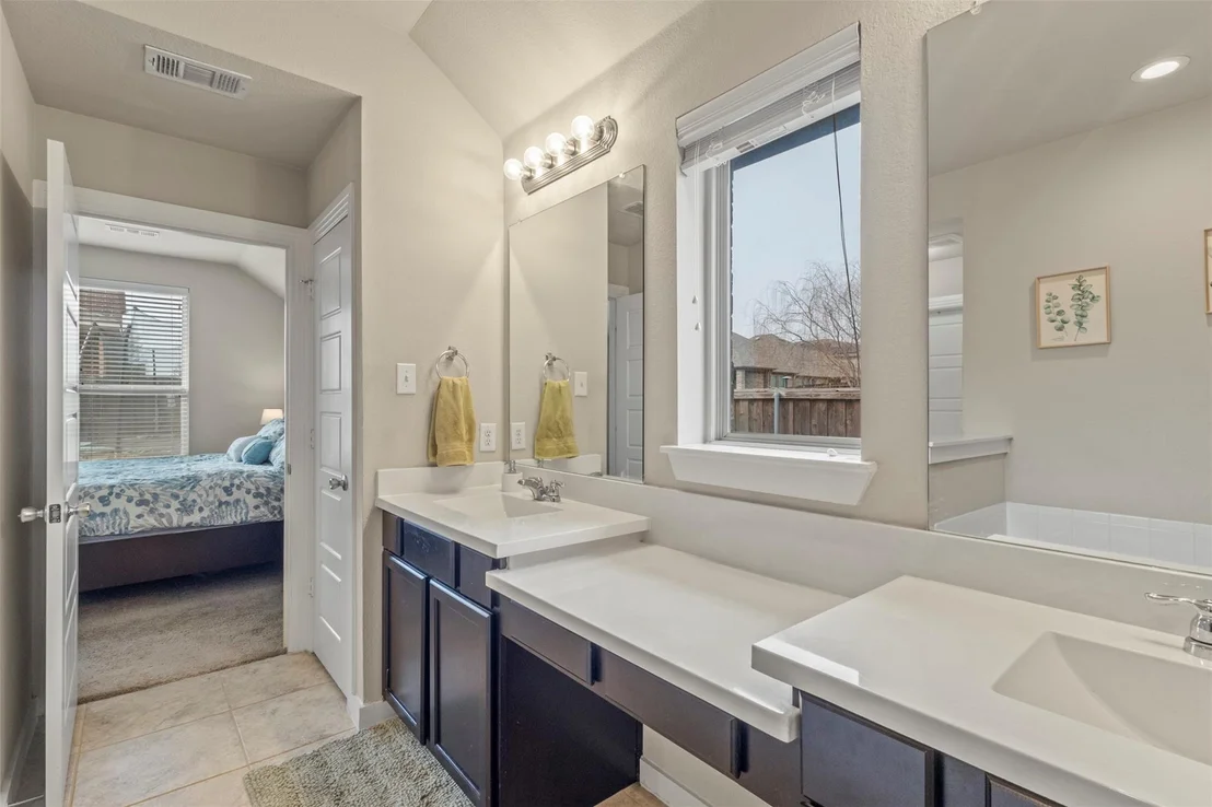 Photo of 1300 Lawnview Drive