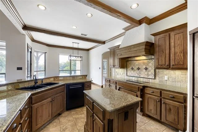 Photo of 1501 Willow Tree Drive