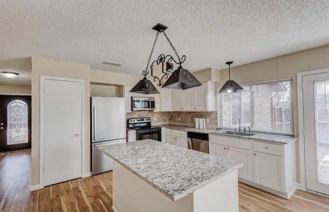 Photo of 2101 Deerfield Drive