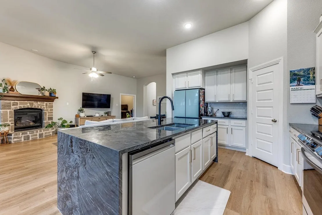 Photo of 1249 Meridian