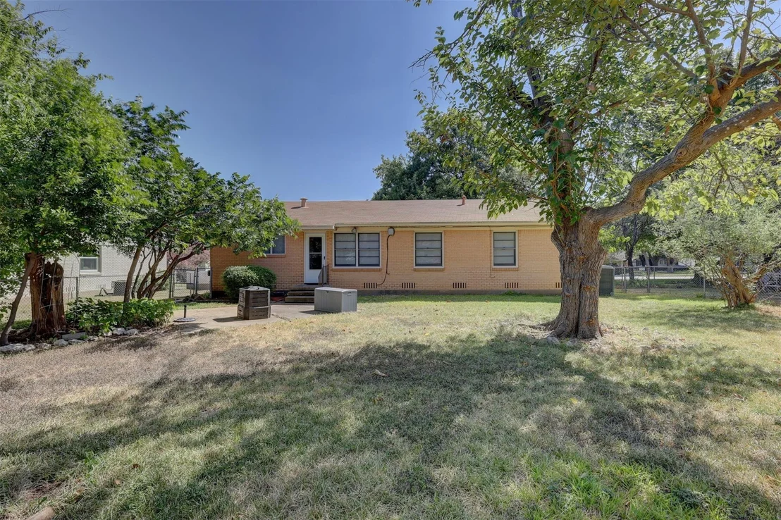Photo of 2012 Mountainview Drive