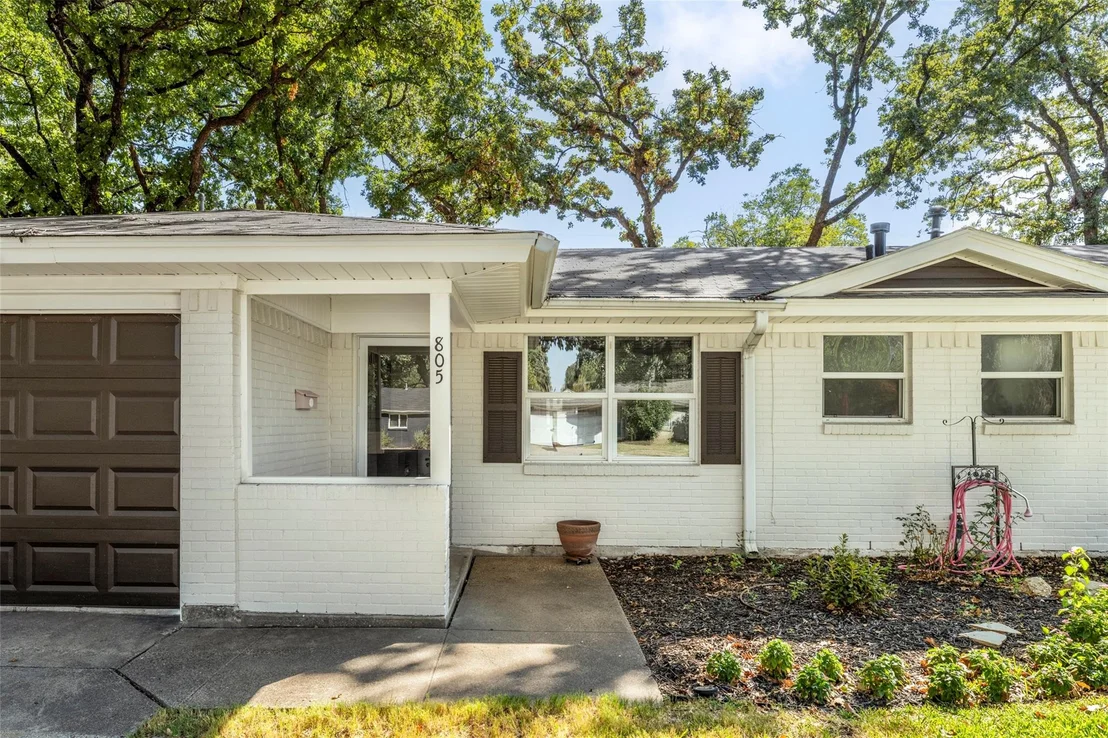 Photo of 805 Clover Park Drive