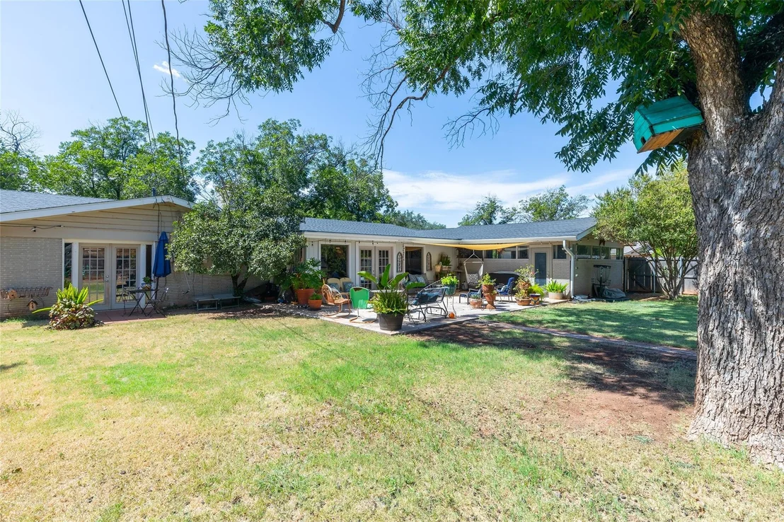 Photo of 1801 Sylvan Drive