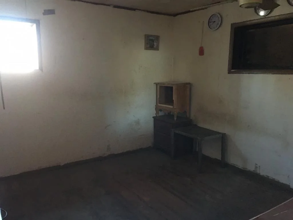 Photo of 705 W 6th Street