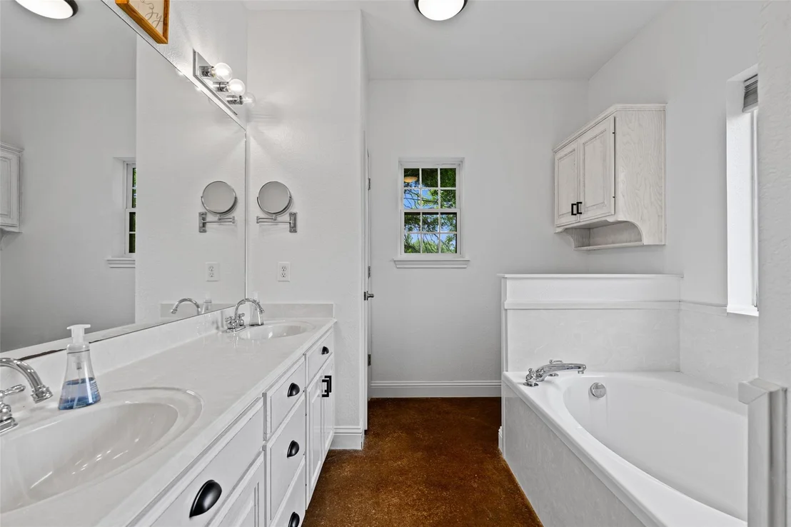 Photo of 152 Black Hawk Lane