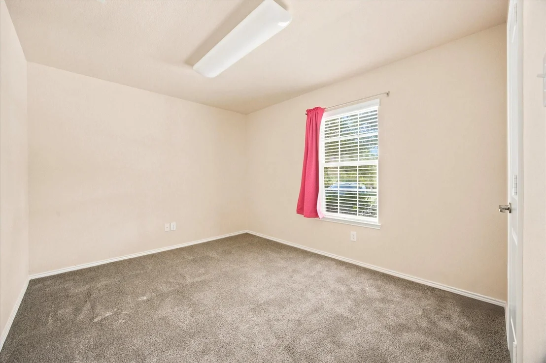 Photo of 716 Harrison Lane