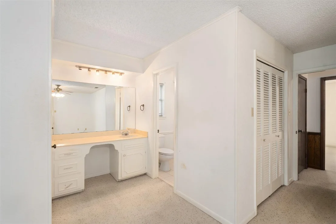 Photo of 925 Bradley Drive