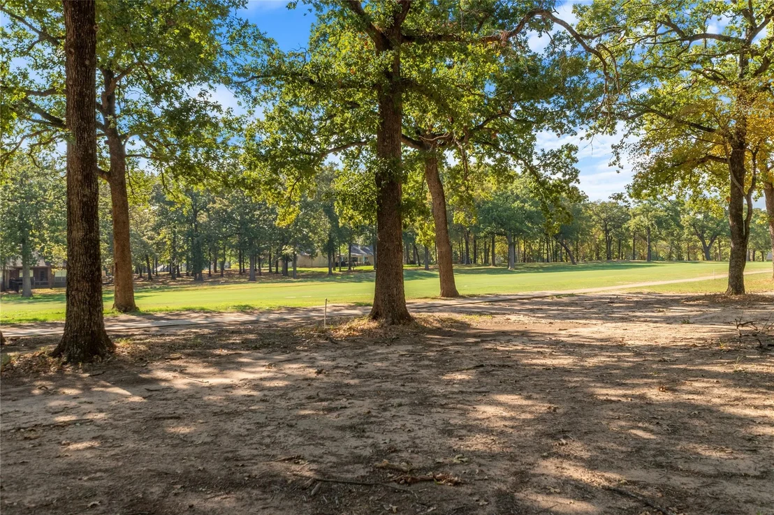 Photo of 221 Colonial Drive